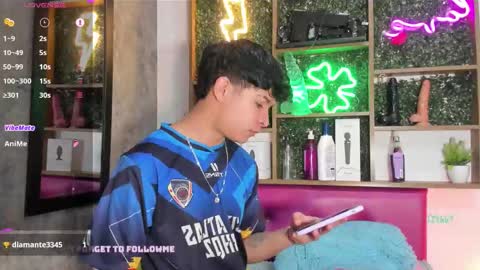 felipe_boy_18 online show from September 2025 11:18:01 PM