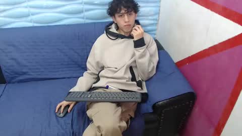 Felipe Browns online show from January 2025 01:03:02 PM