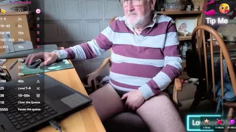 Snapshot of fellainsp8 chatting on October 2025 01:34:02 PM Adam online show from October 2025 01:34:02 PM