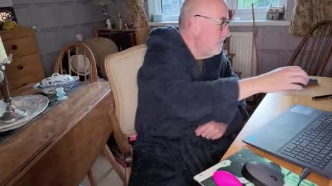 Snapshot of fellainsp8 chatting on October 2025 07:23:02 AM Adam online show from October 2025 07:23:02 AM