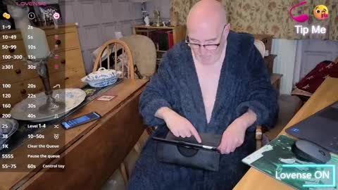 Snapshot of fellainsp8 chatting on November 2025 09:06:02 PM Adam online show from November 2025 09:06:02 PM