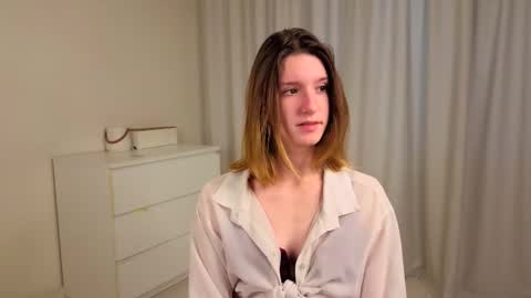 fellissamissa online show from September 2025 04:14:01 AM