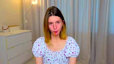 fellissamissa online show from September 2025 04:24:02 AM