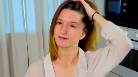 fellissamissa online show from September 2025 04:05:02 AM