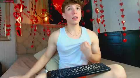 Snapshot of femboy_max chatting on September 2025 12:38:02 PM Femboy Max online show from September 2025 12:38:02 PM