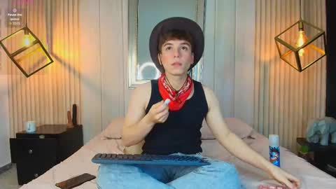 Snapshot of femboy_max chatting on October 2025 12:58:01 PM Femboy Max online show from October 2025 12:58:01 PM