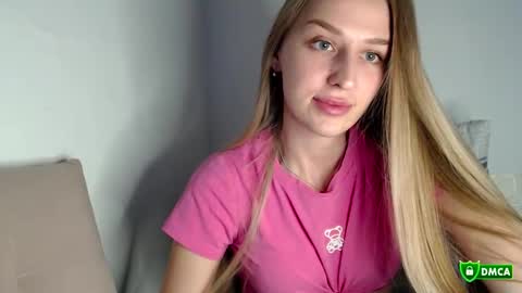 Snapshot of femkedejager chatting on September 2025 07:18:02 PM Femke online show from September 2025 07:18:02 PM