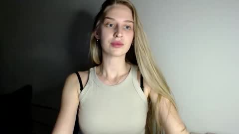 Snapshot of femkedejager chatting on October 2025 09:24:01 PM Femke online show from October 2025 09:24:01 PM