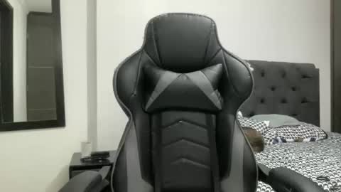 Snapshot of fenix_golden17 chatting on October 2025 05:15:02 AM Fenix Golden17 ---- Every night after 2200 time Colombia online show from October 2025 05:15:02 AM