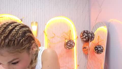 Ferchis  online show from October 2025 12:04:02 PM