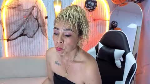 Ferchis  online show from October 2025 12:39:01 PM