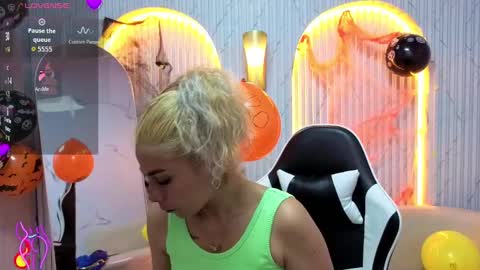 Ferchis  online show from October 2025 12:39:02 PM