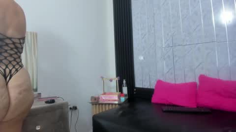 Snapshot of fernandaclar chatting on October 2025 07:56:01 PM Fernandaclar online show from October 2025 07:56:01 PM