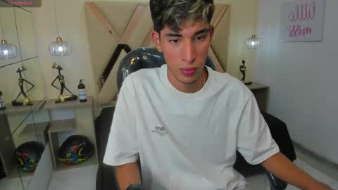 FER PHOENIX online show from October 2025 04:22:01 AM