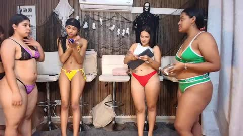 Snapshot of fetishcouples chatting on October 2025 11:42:01 AM alice and samm online show from October 2025 11:42:01 AM