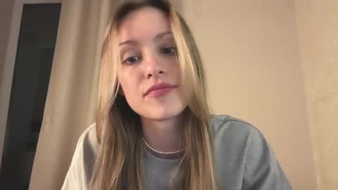 Snapshot of fflloowweerr chatting on February 2025 12:06:02 PM Lisa online show from February 2025 12:06:02 PM