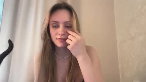 Snapshot of fflloowweerr chatting on February 2025 08:48:02 AM Lisa online show from February 2025 08:48:02 AM