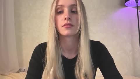 Snapshot of fflloowweerr chatting on October 2025 12:12:02 PM Lisa online show from October 2025 12:12:02 PM