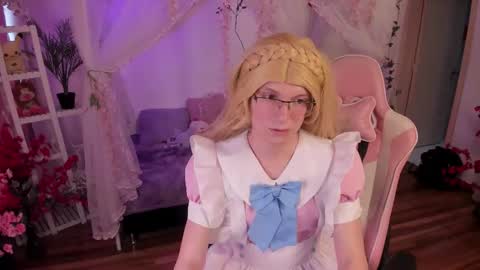 fi_cosplay online show from October 2025 08:20:01 PM