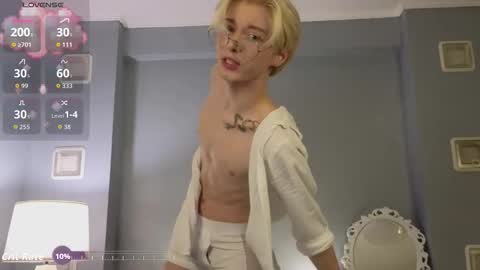 Thomas online show from October 2025 07:44:01 PM