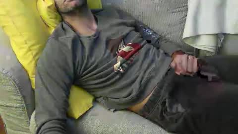 Snapshot of fidelio89 chatting on October 2025 04:08:01 PM Fid online show from October 2025 04:08:01 PM