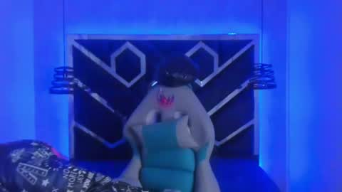 Snapshot of fieramadame chatting on March 2025 12:00:01 PM online show from March 2025 12:00:01 PM