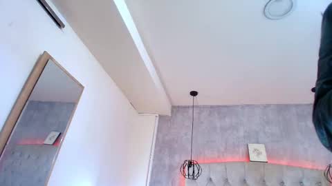 Snapshot of fieramadame chatting on September 2025 12:05:01 PM online show from September 2025 12:05:01 PM