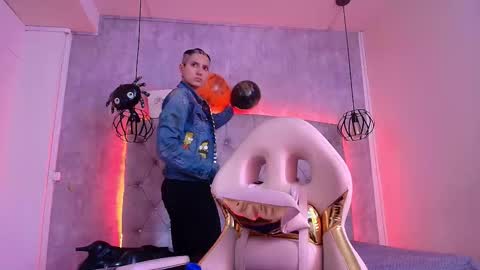 Snapshot of fieramadame chatting on October 2025 12:17:02 PM online show from October 2025 12:17:02 PM