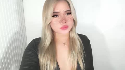 Snapshot of filipina_slutty69xxx chatting on December 2025 04:51:01 AM Angela DONT FORGET TO FOLLOW AND GIVE ME APPRECIATION online show from December 2025 04:51:01 AM