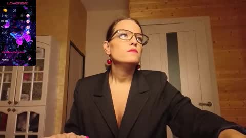 Snapshot of findom_lady_shine chatting on October 2025 10:00:02 AM Lady online show from October 2025 10:00:02 AM