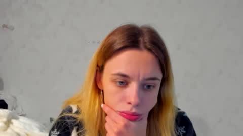 fire___fox1 online show from October 2025 08:00:02 PM