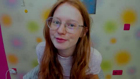 fire_luna online show from September 2025 05:07:01 AM