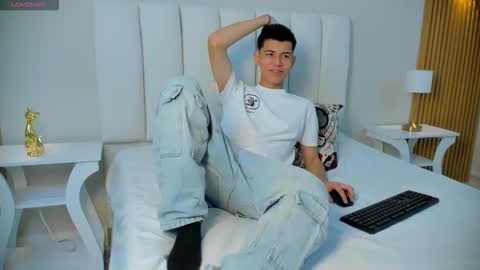 Nicolas online show from November 2025 01:56:02 PM