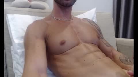 Snapshot of fitness1989 chatting on October 2025 05:50:01 AM fitness1989 online show from October 2025 05:50:01 AM