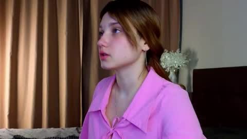 Snapshot of flirtbubble chatting on October 2025 07:12:02 PM Doloras online show from October 2025 07:12:02 PM