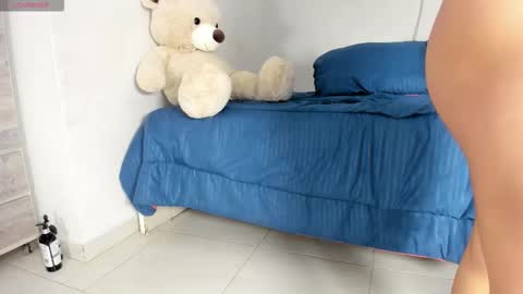 Snapshot of flor_herrera1 chatting on November 2025 05:08:02 AM online show from November 2025 05:08:02 AM