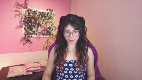 flora_blue online show from September 2025 11:44:01 AM
