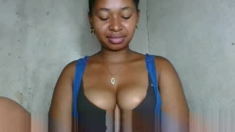 Snapshot of florencia011 chatting on October 2025 12:28:01 PM florencia011 online show from October 2025 12:28:01 PM