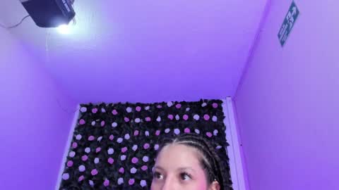 Dulce online show from February 2025 08:34:01 PM