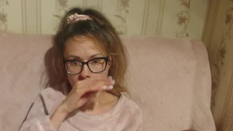 Snapshot of flowercandydoll13 chatting on October 2025 06:48:01 PM say meow and send tip online show from October 2025 06:48:01 PM