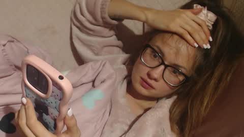 Snapshot of flowercandydoll13 chatting on November 2025 06:32:01 PM say meow and send tip online show from November 2025 06:32:01 PM