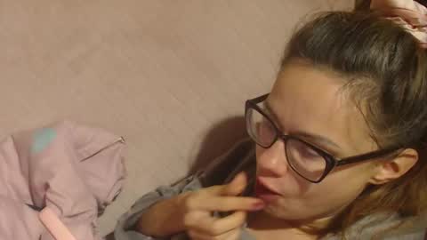 Snapshot of flowercandydoll13 chatting on November 2025 09:57:02 PM say meow and send tip online show from November 2025 09:57:02 PM