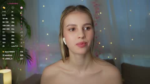 Snapshot of fluffy_angel chatting on December 2024 11:56:02 AM Adeline online show from December 2024 11:56:02 AM