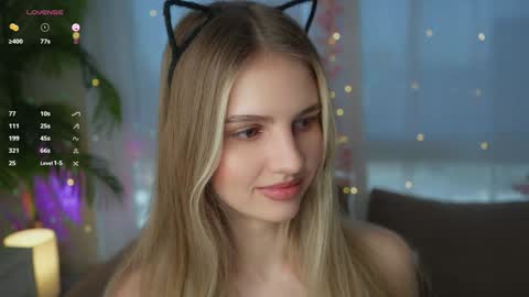 Snapshot of fluffy_angel chatting on December 2024 08:22:02 AM Adeline online show from December 2024 08:22:02 AM