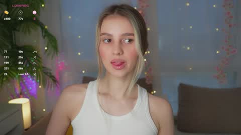 Snapshot of fluffy_angel chatting on January 2025 07:49:02 AM Adeline online show from January 2025 07:49:02 AM