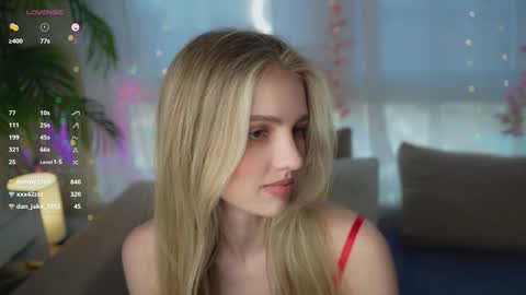 Snapshot of fluffy_angel chatting on January 2025 11:23:02 AM Adeline online show from January 2025 11:23:02 AM