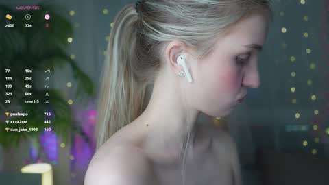 Snapshot of fluffy_angel chatting on January 2025 02:35:01 PM Adeline online show from January 2025 02:35:01 PM