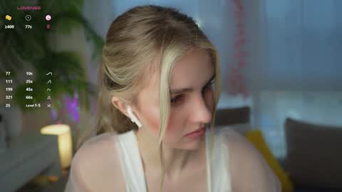 Snapshot of fluffy_angel chatting on January 2025 09:12:01 AM Adeline online show from January 2025 09:12:01 AM