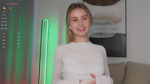 Snapshot of fluffy_angel chatting on September 2025 03:55:02 AM Adeline online show from September 2025 03:55:02 AM