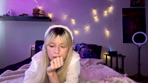 Delle online show from September 2025 06:38:01 AM